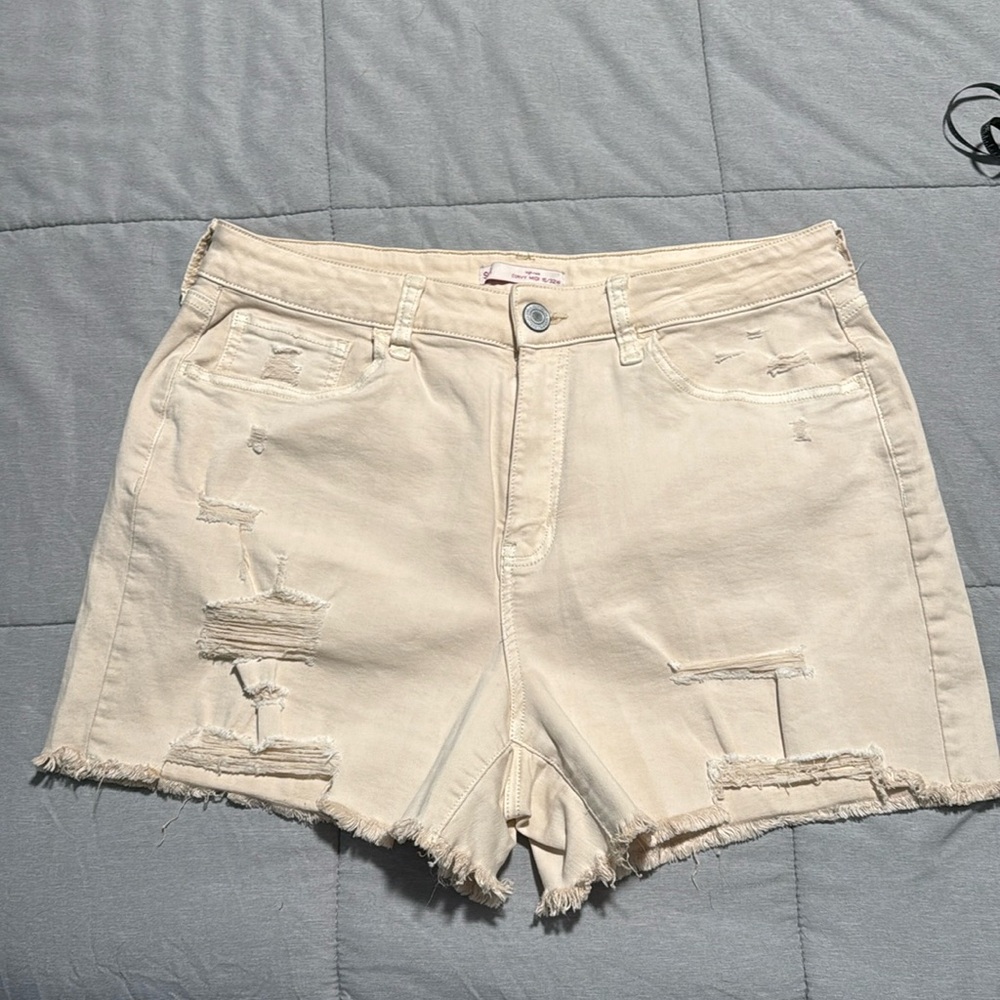 Jean shorts distressed size 15/32” waist